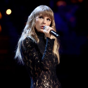 Η Taylor Swift για την υποψηφιότητα του «All Too Well» για Grammy: «Θα ουρλιάζω θα δέκα λεπτά συνεχόμενα»