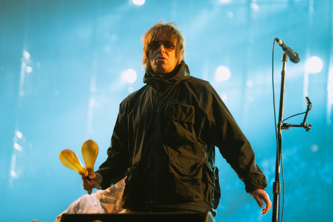 Ο Liam Gallagher απαντά στην κριτική που δέχεται επειδή τραγουδάει Oasis στις συναυλίες του