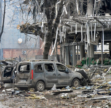Ουκρανία: Νέες ρωσικές πυραυλικές επιθέσεις στο Κίεβο - «Μείνετε στα καταφύγια» προειδοποιεί ο δήμαρχος
