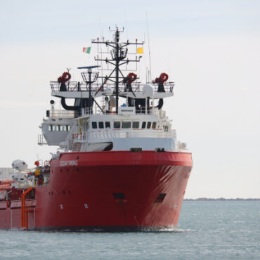 Το σκάφος Ocean Viking με τους 234 μετανάστες έβαλε πλώρη για τη Γαλλία