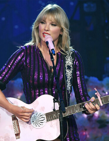 Η Taylor Swift δωρίζει υπογεγραμμένη κιθάρα της για τη στήριξη των βετεράνων πολέμου