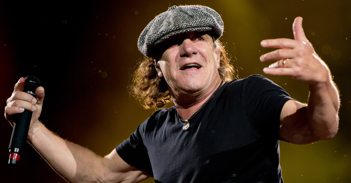 Ο Brian Johnson δεν απαντά σε καμία ερώτηση για το μέλλον των AC/DC