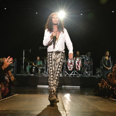 Οι Aerosmith ακυρώνουν τις συναυλίες τους λόγω ασθένειας του Steven Tyler