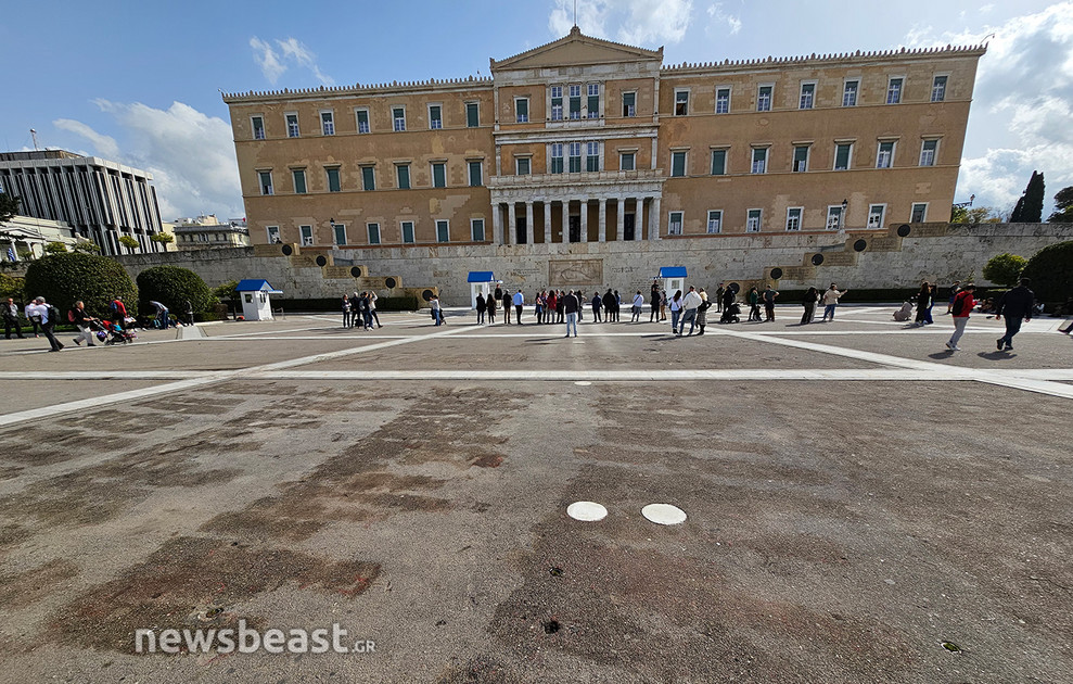 Δήμος Αθηναίων: Ο φρούραρχος της Βουλής ζήτησε να σβηστούν τα ονόματα των θυμάτων – Ζητάμε συγγνώμη από τις οικογένειες