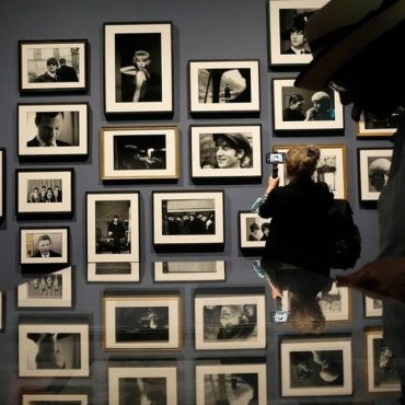Λονδίνο: Έκθεση για τις φωτογράφους Φραντσέσκα Γούντμαν και Τζούλια Μάργκαρετ Κάμερον
