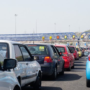 Συνεχίζεται η μεγάλη έξοδος των εκδρομέων για το τριήμερο της Καθαράς Δευτέρας – Σχεδόν 96.000 αυτοκίνητα αποχαιρέτησαν την Αττική