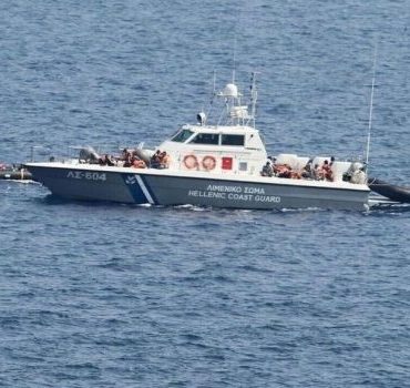 Ναυάγιο με μετανάστες στη Σάμο - Ένας νεκρός και 25 διασωθέντες | in.gr