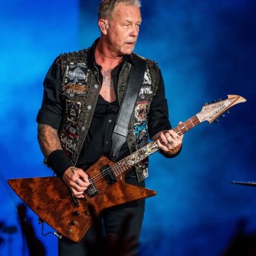 Ο James Hetfield των Metallica έκανε τατουάζ από τις... στάχτες του Lemmy των Motörhead