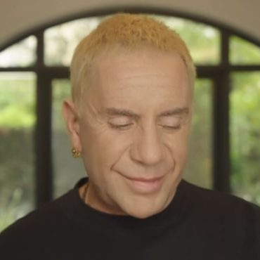 Γιώργος Μαζωνάκης: «Φτυστός» ο Till Lindemann των Rammstein – Δείτε video